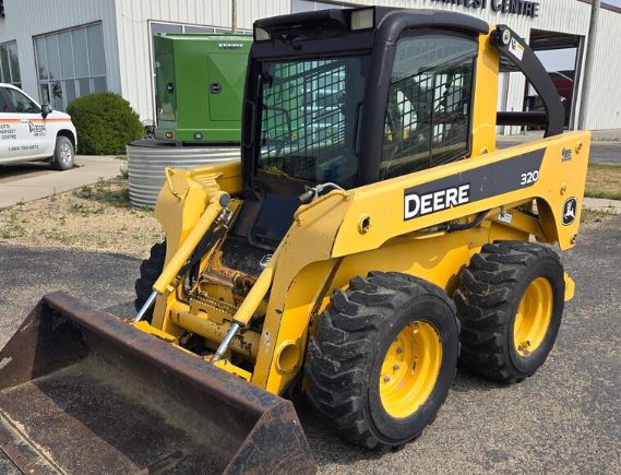 John Deere 320 Skid Steer Specs, Weight, Price & Review