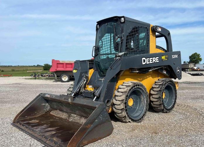 John Deere 326E Specs, Weight, Price & Review