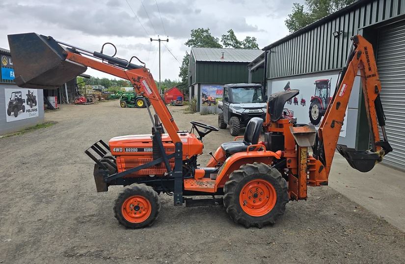 Kubota B6200 Price, Specs, Review, HP, Attachments, Weight, Engine Oil Capacity, lift capacity