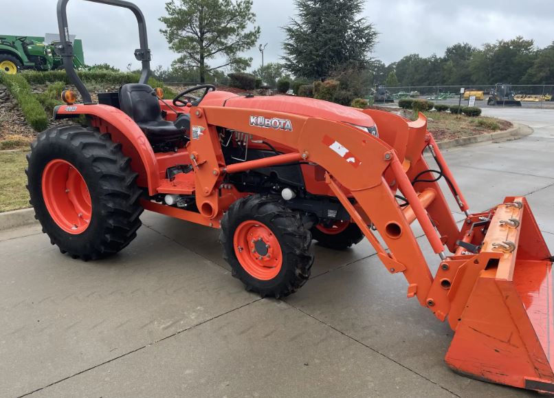 Kubota L4701 Price, Specs, HP, Reviews, Attachments, Weight, Lift Capacity