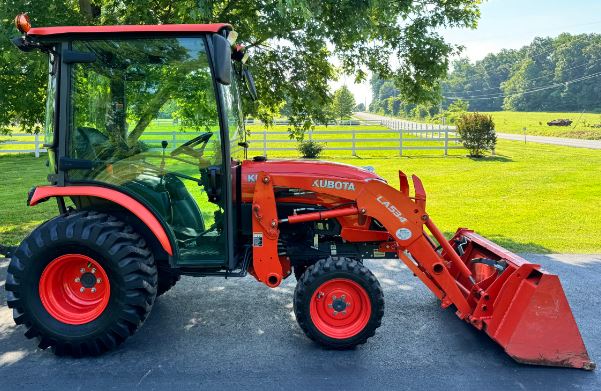 kubota b2650 tractor